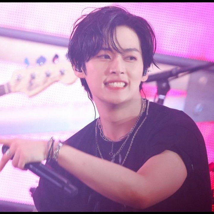 Lee Know (Stray Kids)的幕後花絮