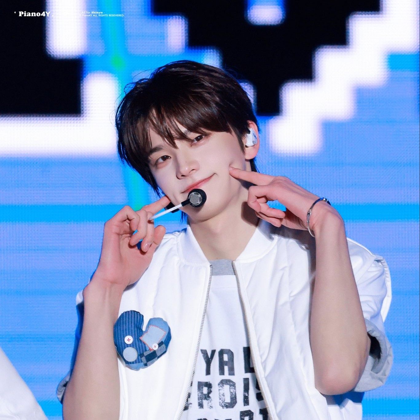 Behind-the-scenes cut of Shinyu (TWS)