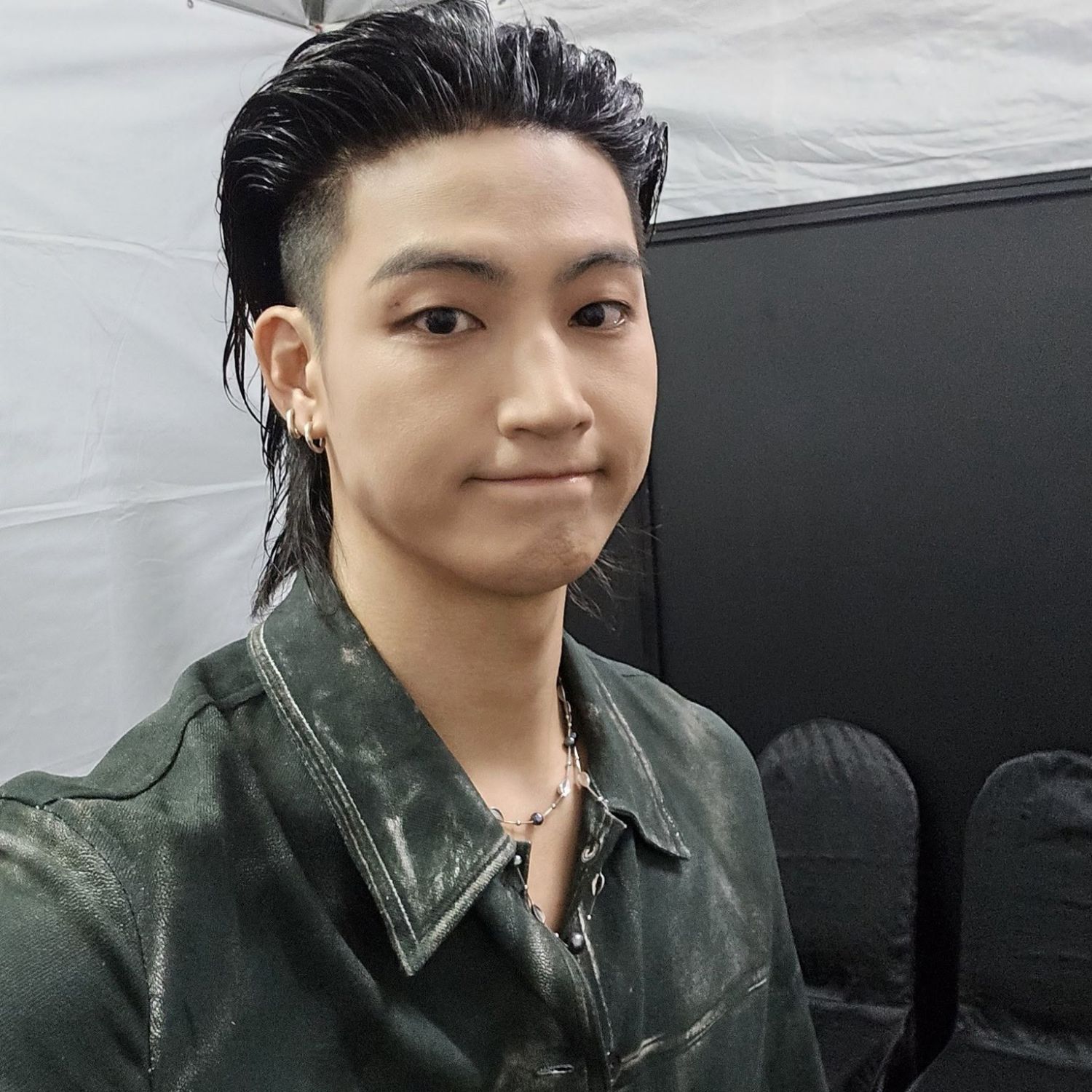 Behind-the-scenes cut of JAY B (GOT7)