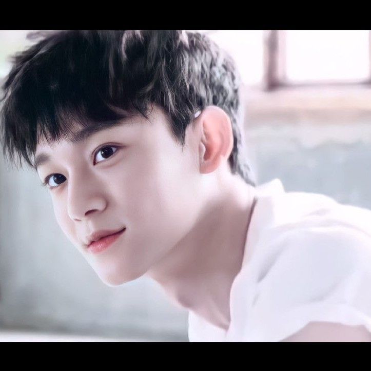 A moment captured by Chen (EXO)'s fan