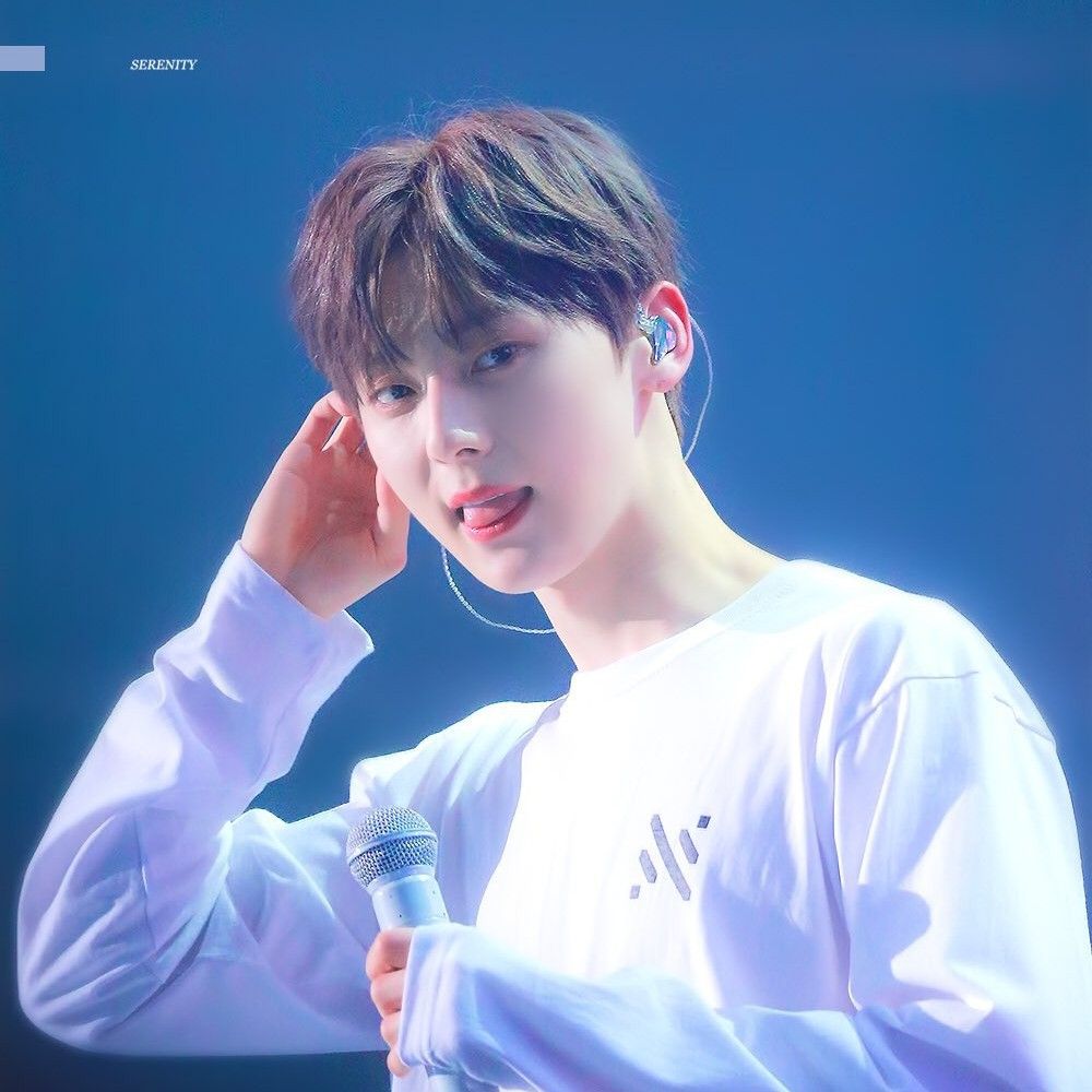 Recent activity shot of Hwang Minhyun