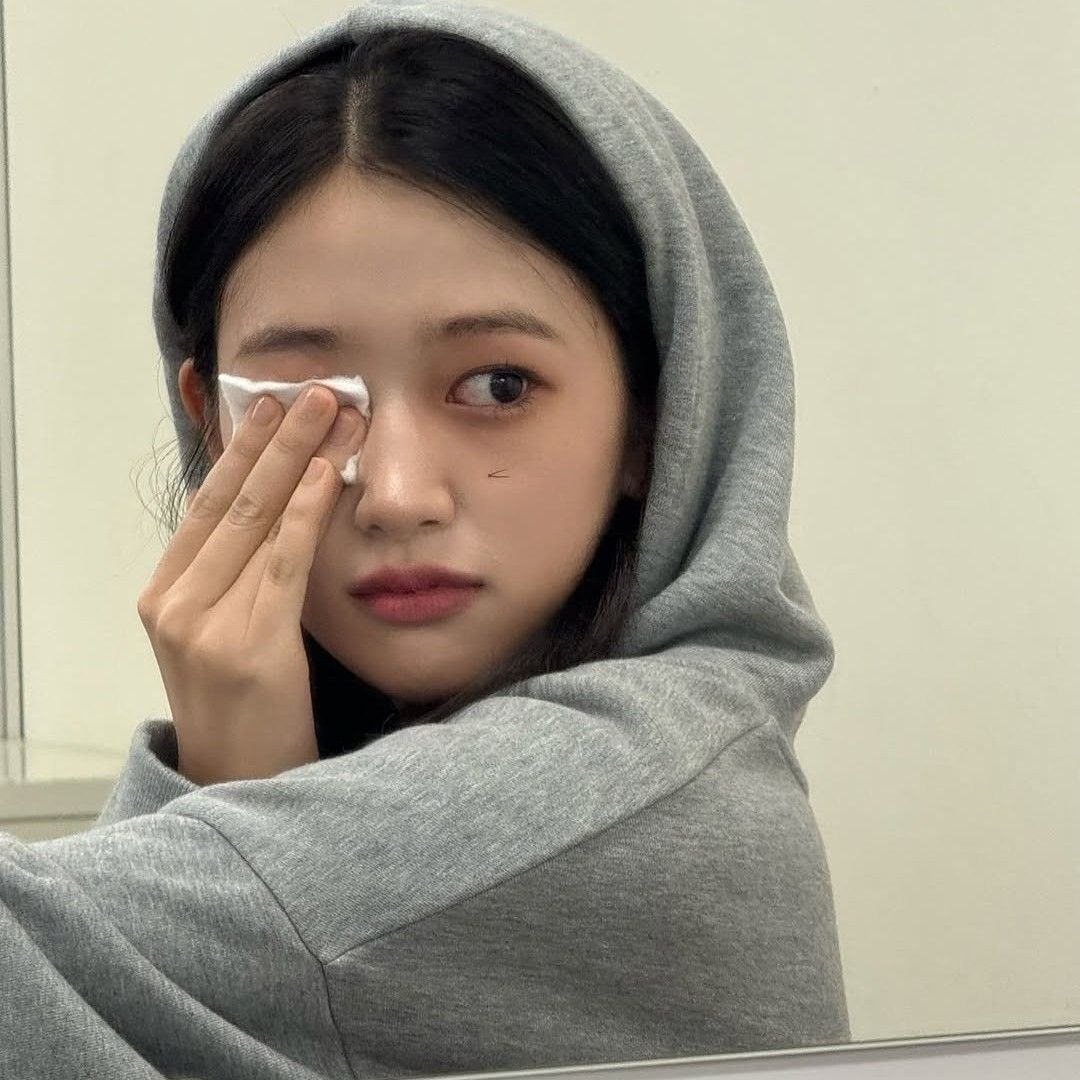 Behind-the-scenes cut of IVE