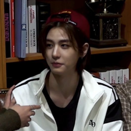 Behind-the-scenes cut of Leehan (BOYNEXTDOOR)