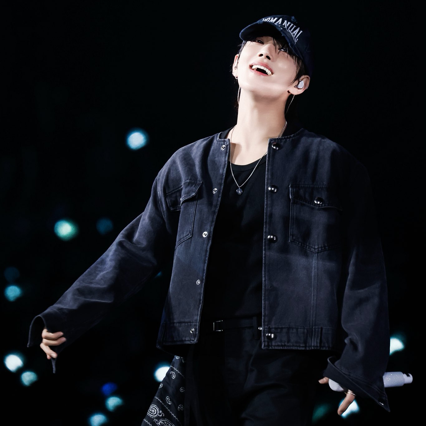 A moment captured by Joshua (SEVENTEEN)'s fan