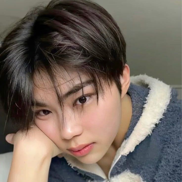 朴干旭 (ZEROBASEONE)的幕后花絮