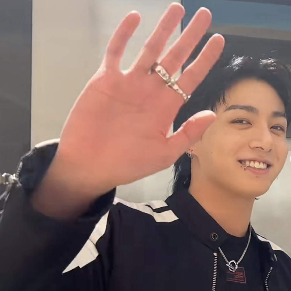 Latest photo of Jungkook (BTS)