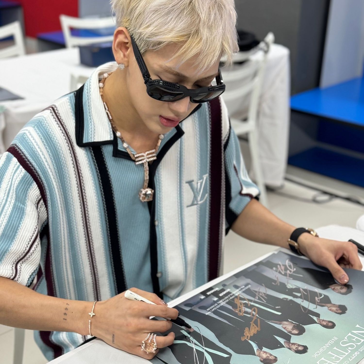 Behind-the-scenes cut of Bambam (GOT7)