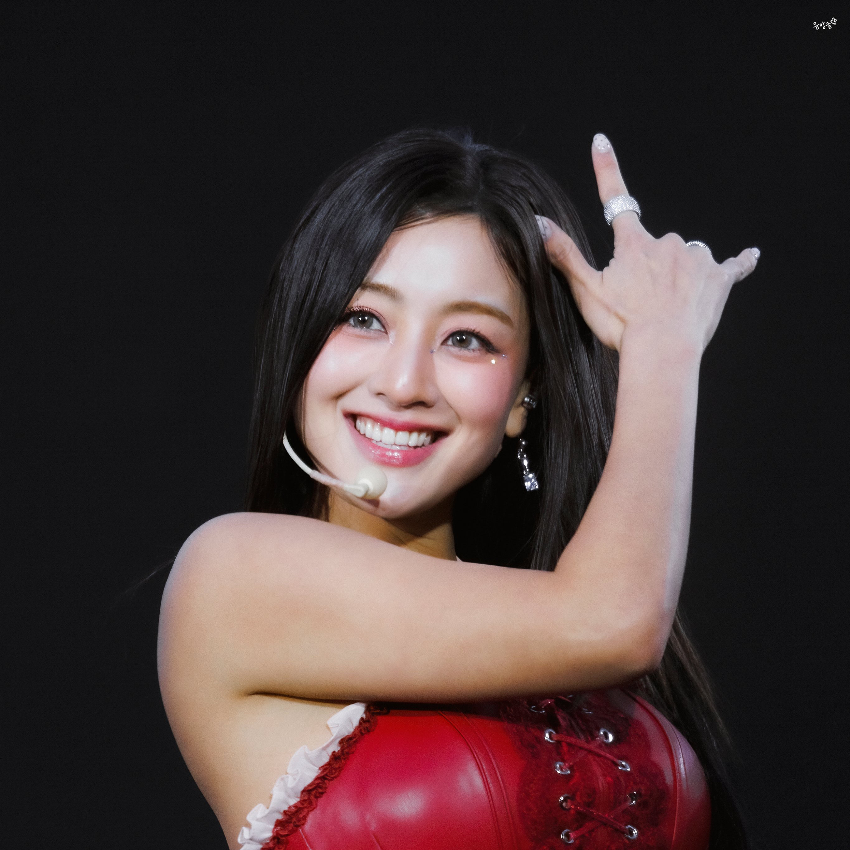 A moment captured by Jihyo (TWICE)'s fan