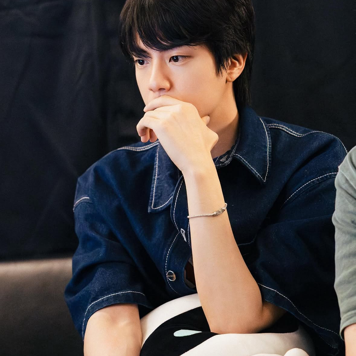 Behind-the-scenes cut of Jin (BTS)