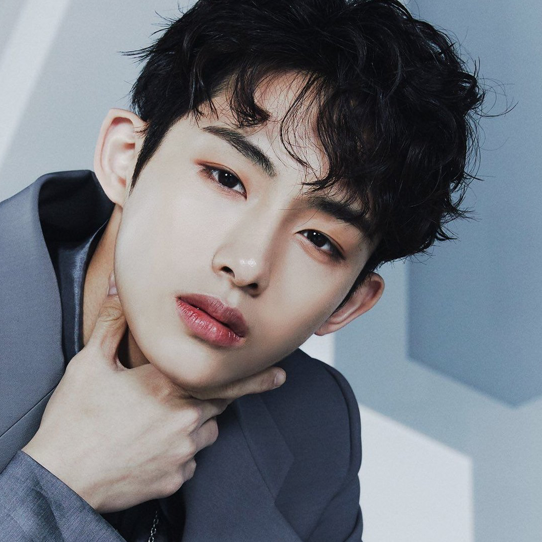 Latest photo of WINWIN (WayV)