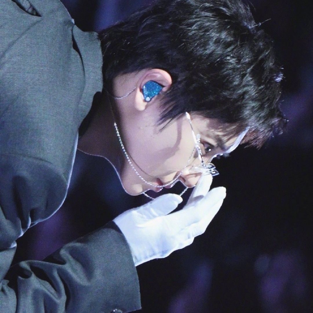 燦烈 (EXO)的最新照片