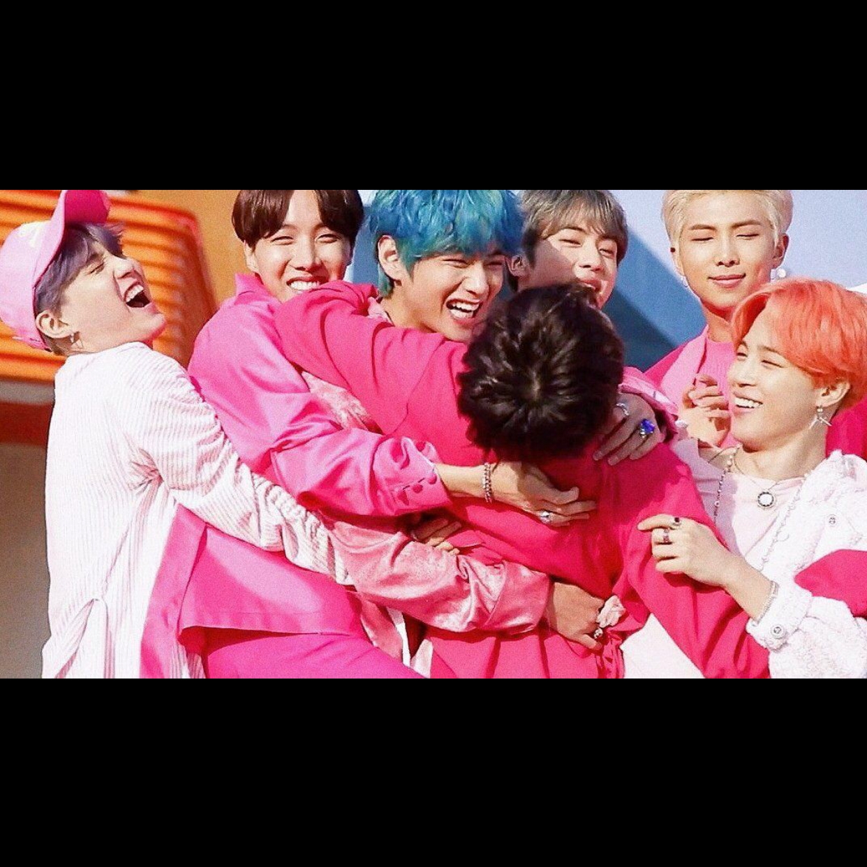 Momen yang diabadikan oleh penggemar BTS