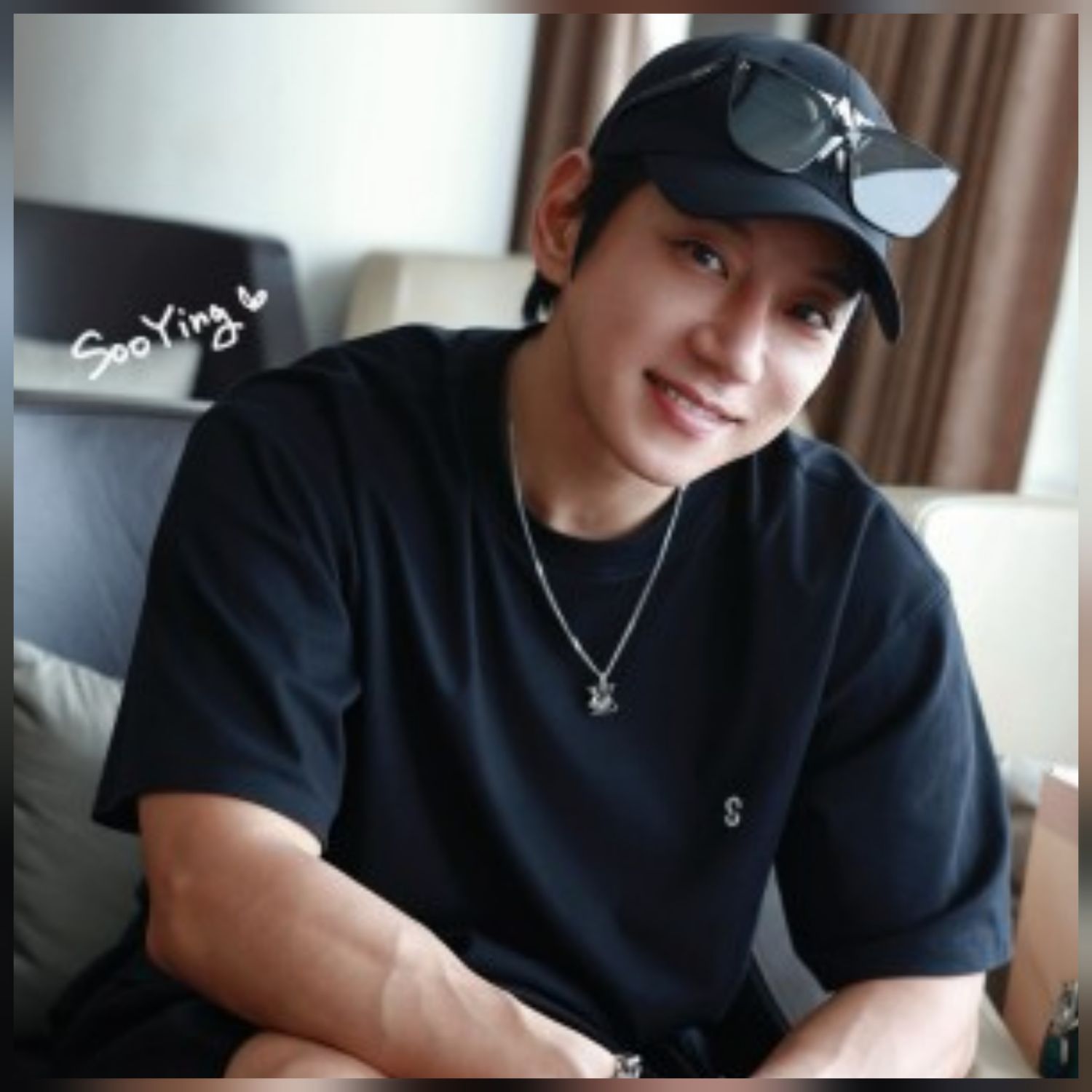 Behind-the-scenes cut of Hwang Chiyeol