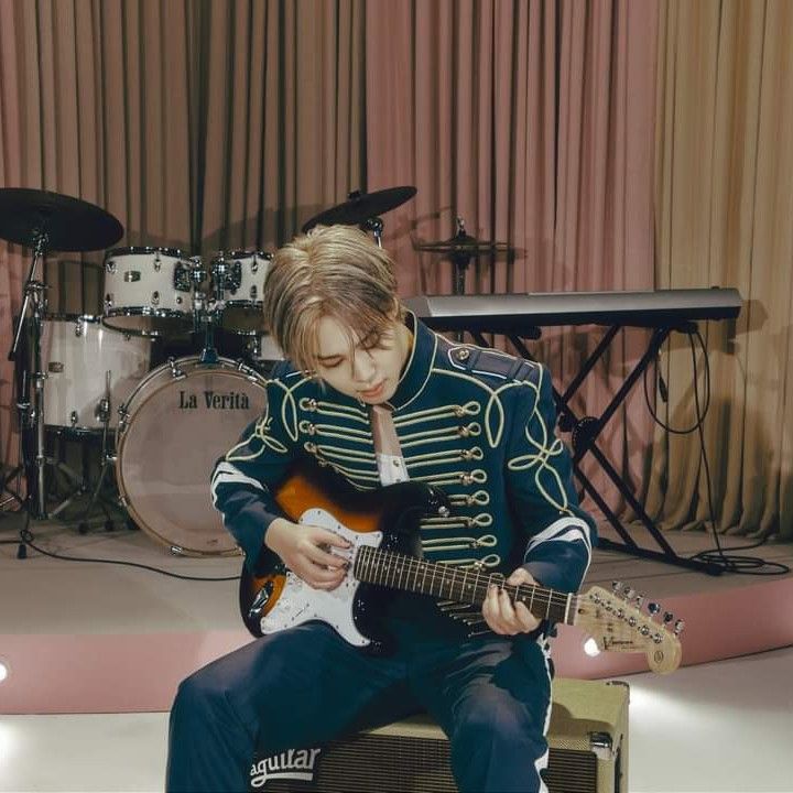 Foto aktivitas terbaru Jimin (BTS)