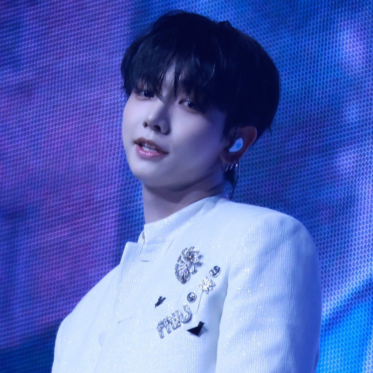명재현 (BOYNEXTDOOR)의 비하인드 컷