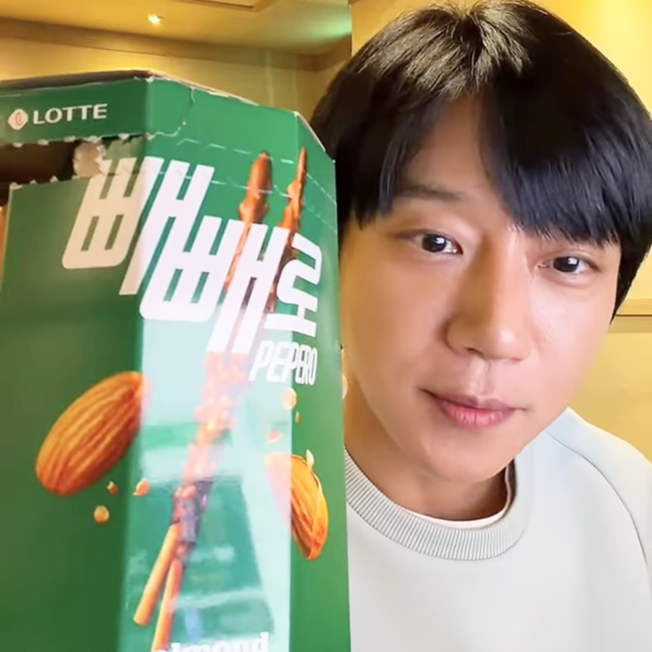 Latest photo of Hwang Chiyeol