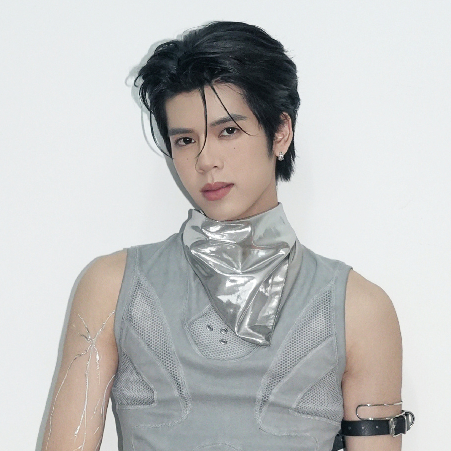 Behind-the-scenes cut of DORN (NexT1DE)