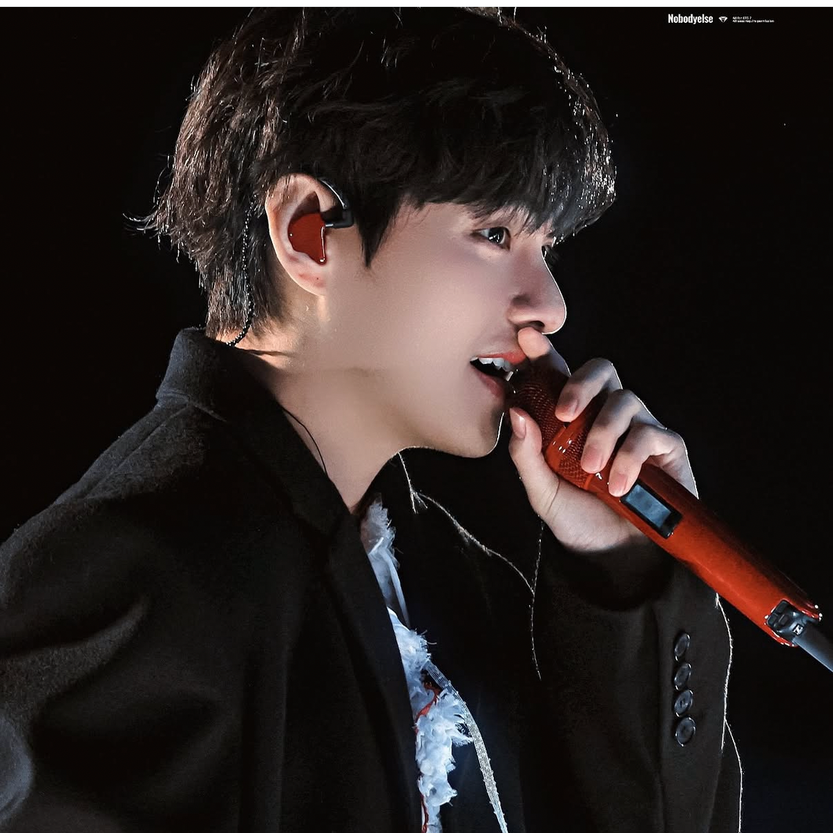 V (防彈少年團)的最新活動照片