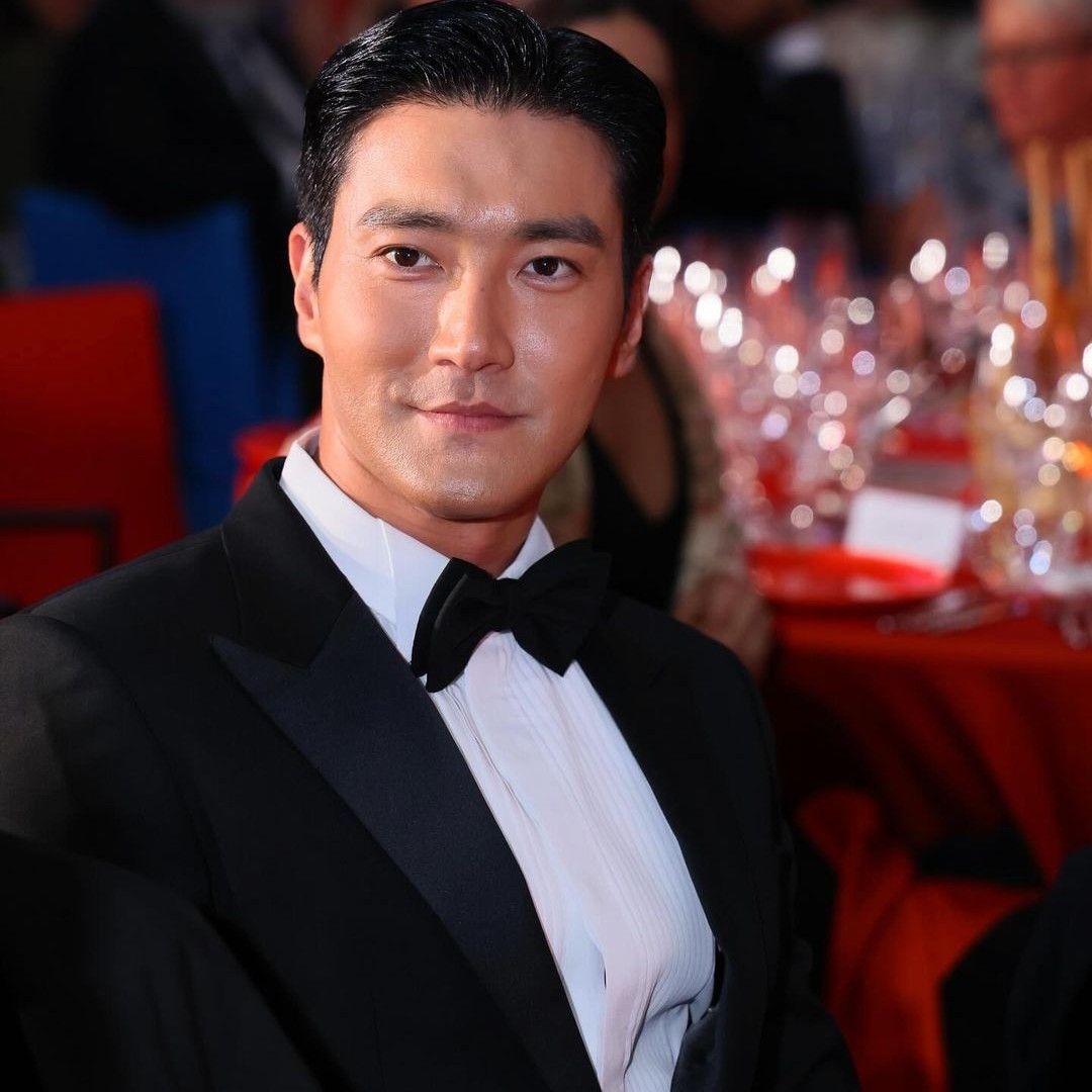 Recent activity shot of Siwon (Super Junior)
