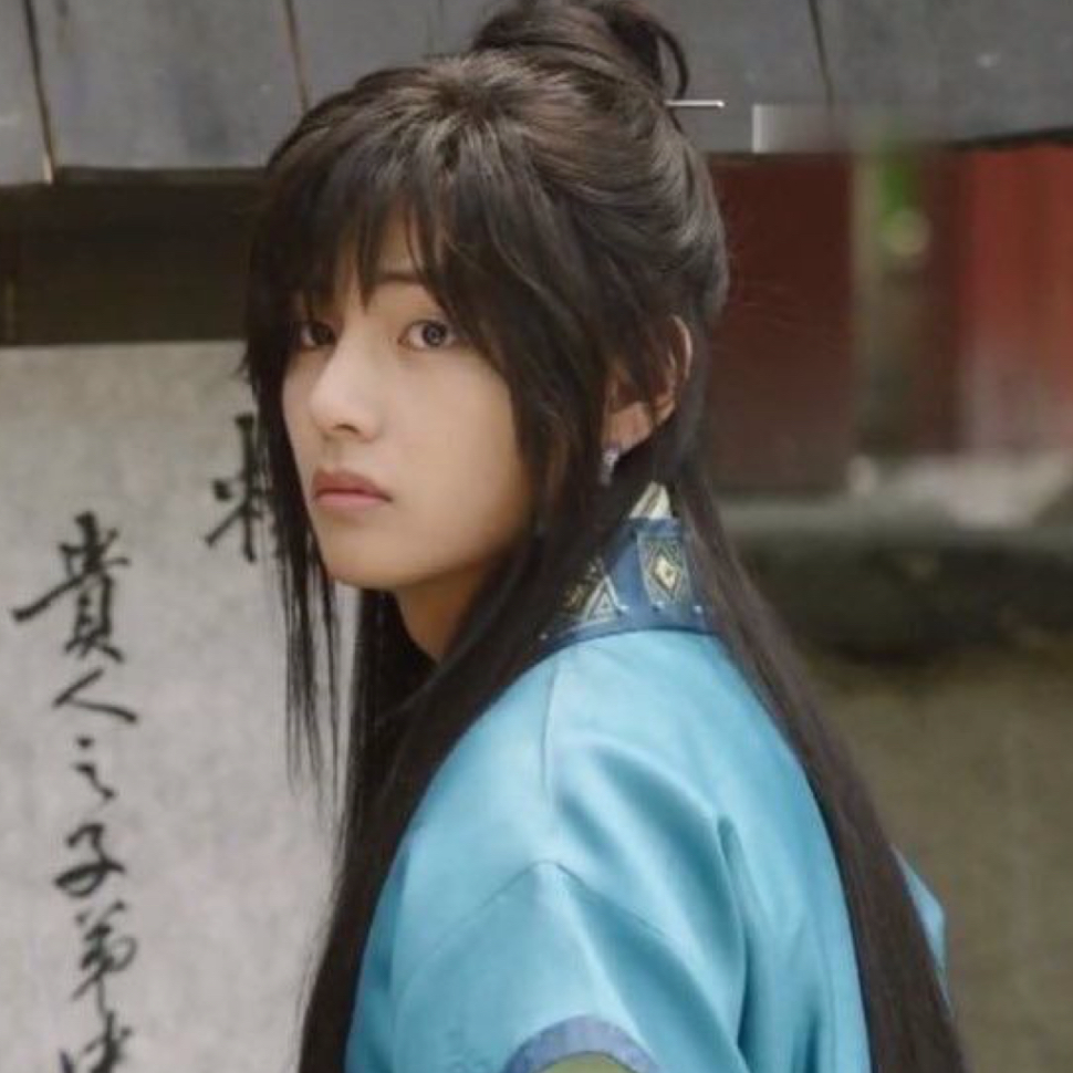 Latest photo of V (BTS)