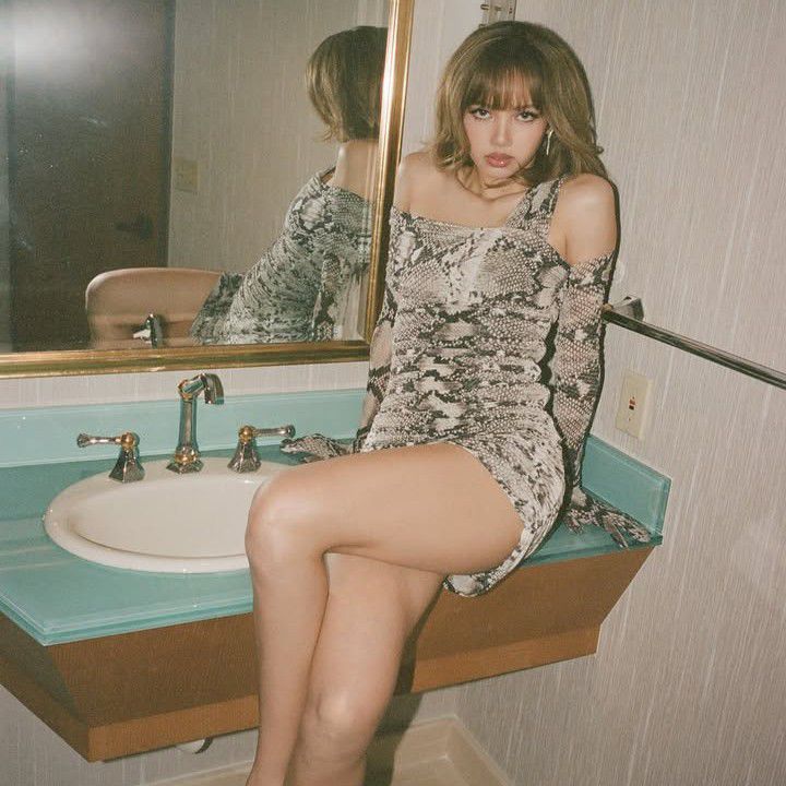 Lisa (BLACKPINK)的最新照片