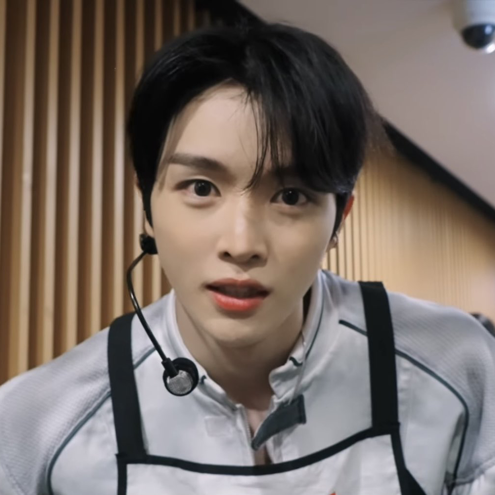 Latest photo of Sungchan (RIIZE)