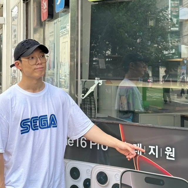 A moment captured by BOBBY (iKON)'s fan