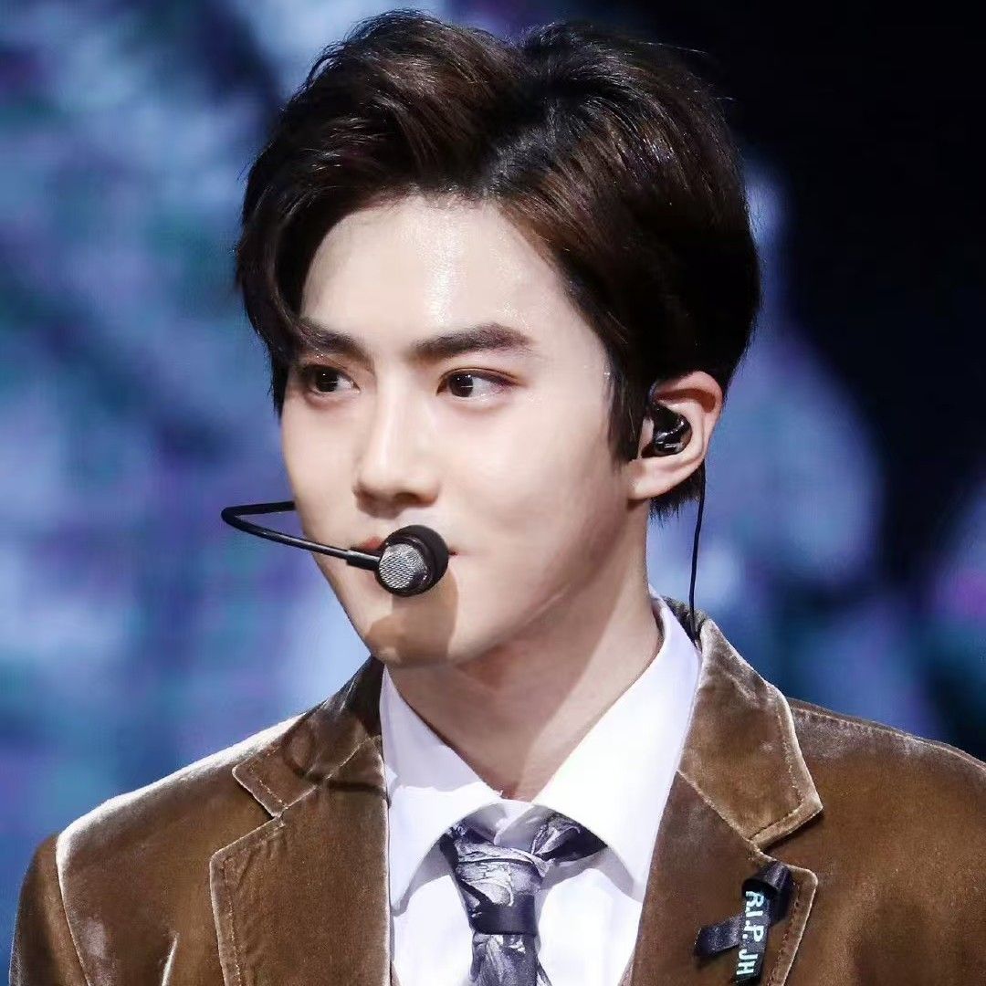 A moment captured by Suho (EXO)'s fan