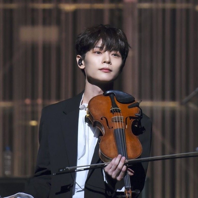 Behind-the-scenes cut of Shin Yechan (LUCY)