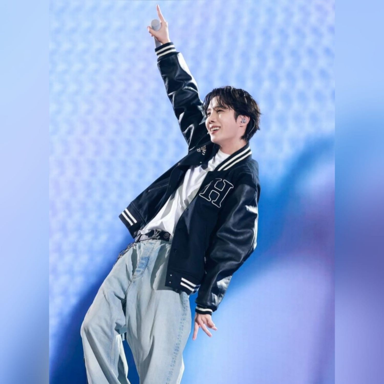 A moment captured by j-hope (BTS)'s fan