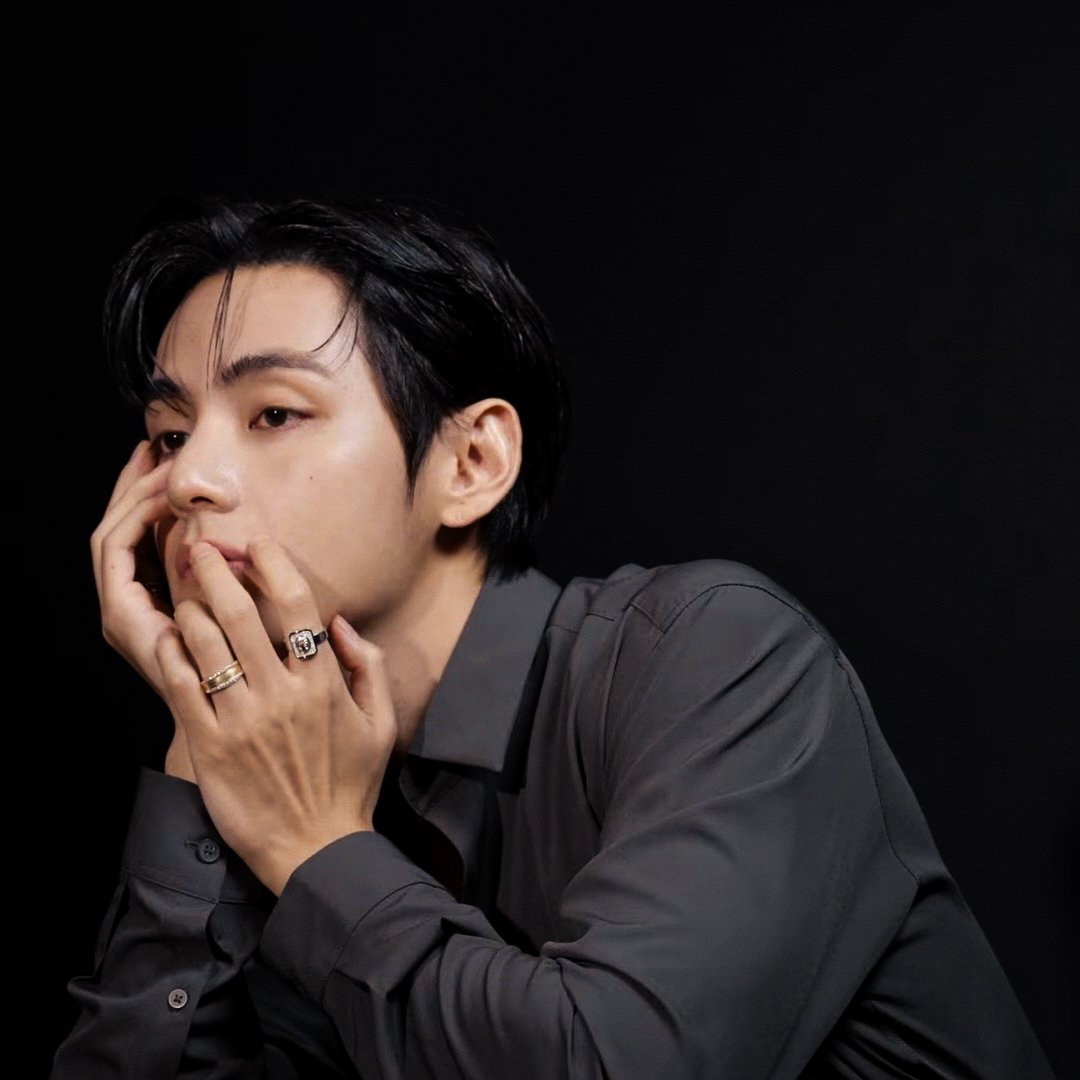 A moment captured by V (BTS)'s fan