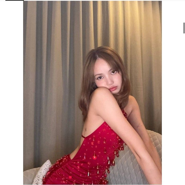 Behind-the-scenes cut of Lisa (BLACKPINK)