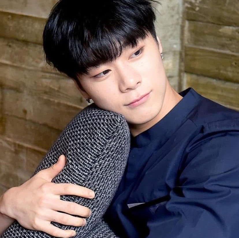 Foto terbaru Moonbin (ASTRO)