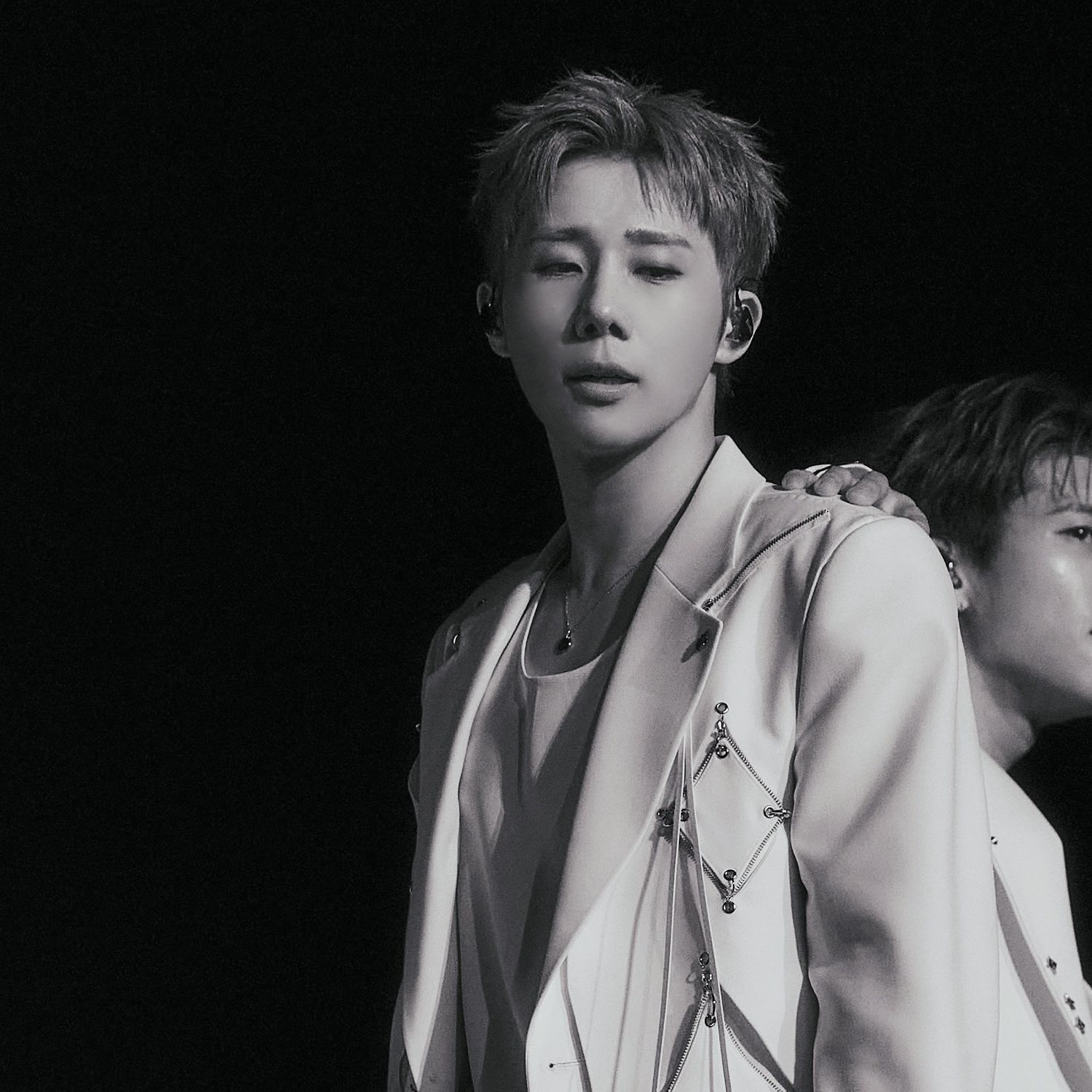 A moment captured by Sungkyu (INFINITE)'s fan