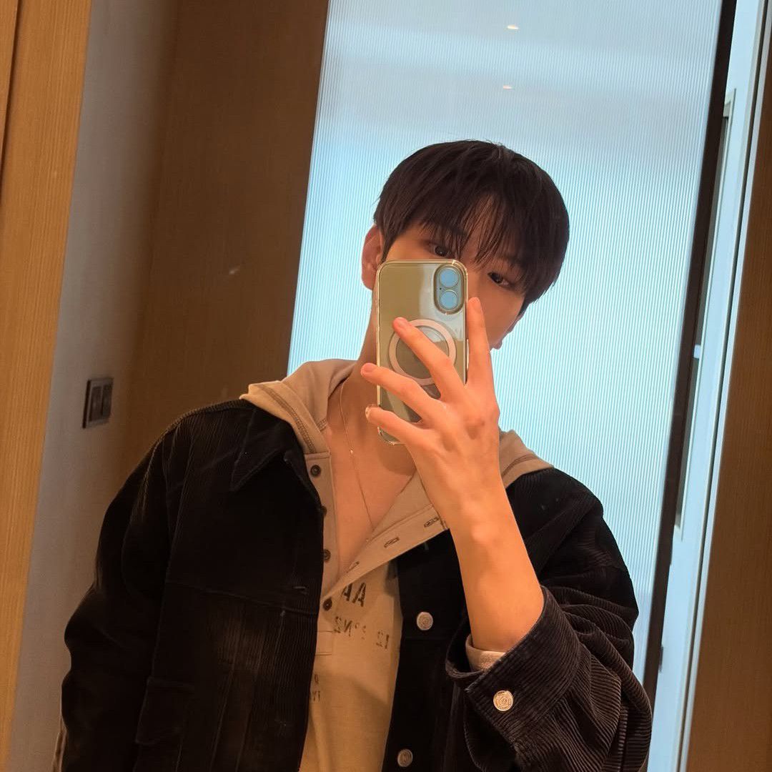 Behind-the-scenes cut of Stray Kids