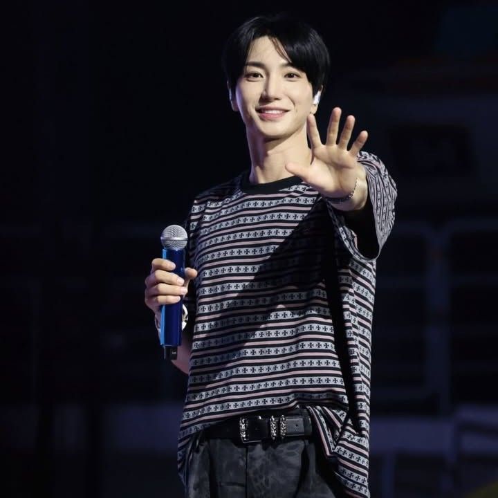 Behind-the-scenes cut of Leeteuk (Super Junior)