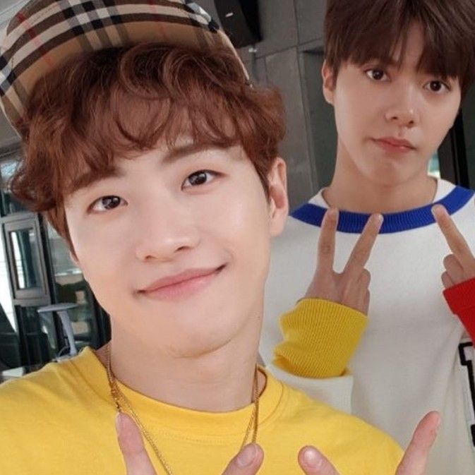 A moment captured by Feeldog's fan