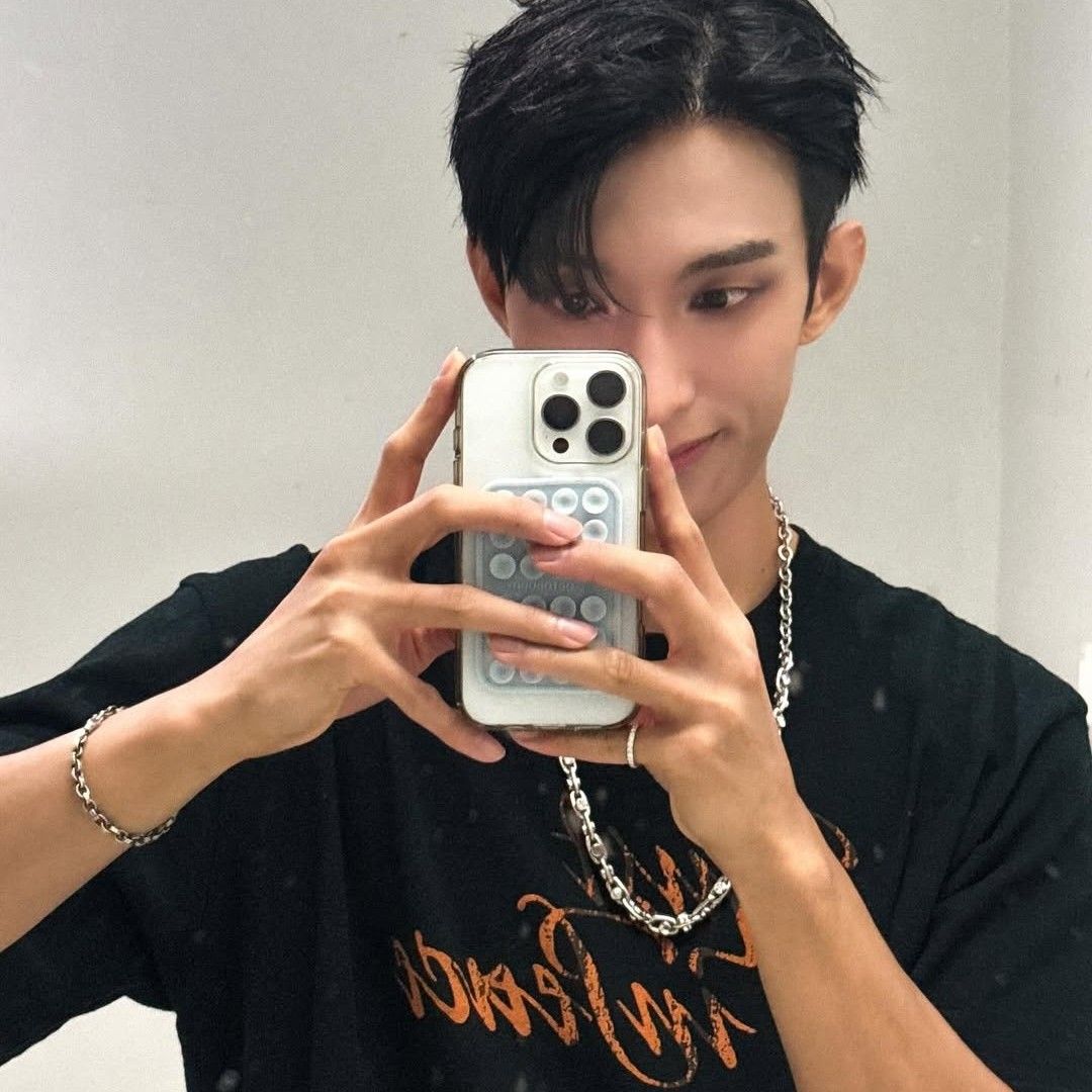 Behind-the-scenes cut of DK (SEVENTEEN)
