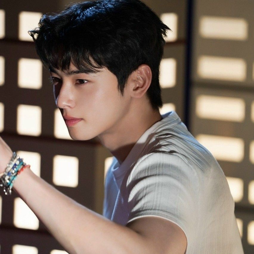 A moment captured by Eunwoo (ASTRO)'s fan