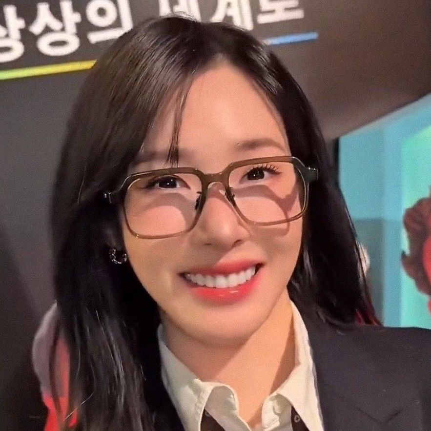 A moment captured by Tiffany Young (Girls' Generation)'s fan