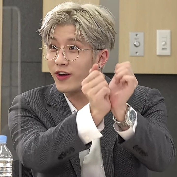 Latest photo of Jinjin (ASTRO)