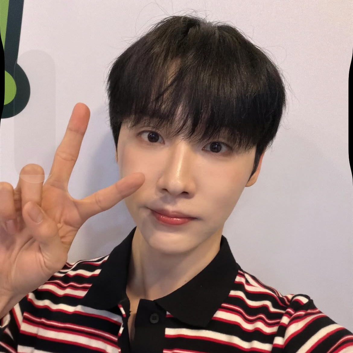 A moment captured by Jeon Woong (AB6IX)'s fan