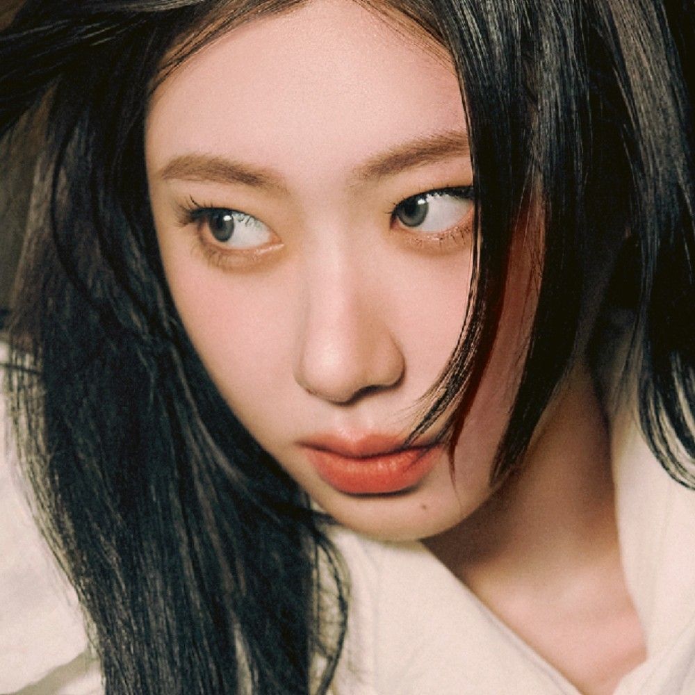 Foto aktivitas terbaru Chaeryeong (ITZY)