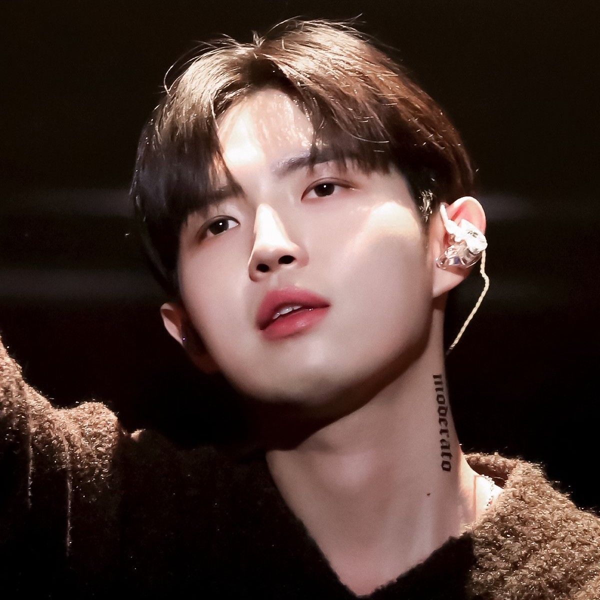 Behind-the-scenes cut of Kim Jaehwan