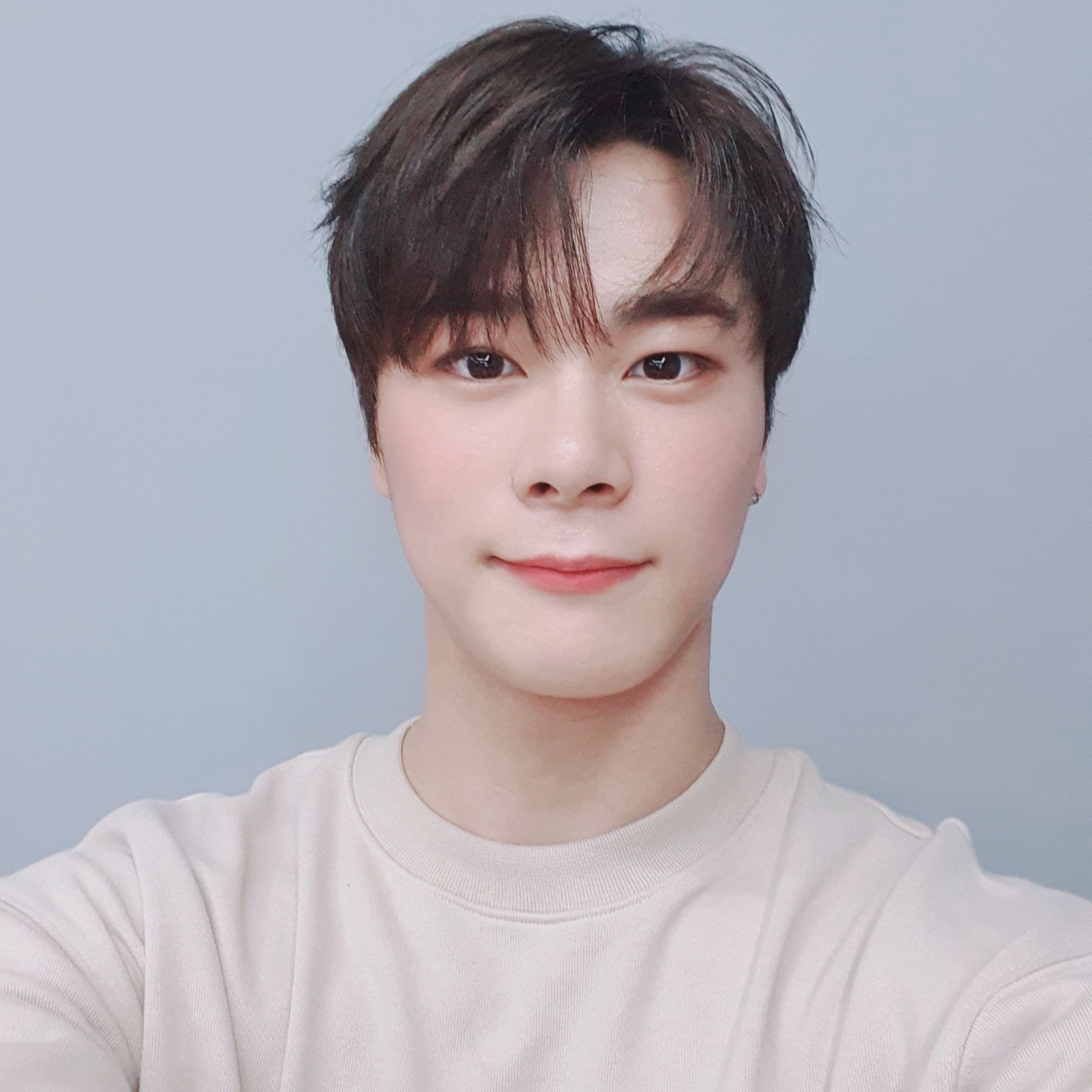 Latest photo of Moonbin (ASTRO)