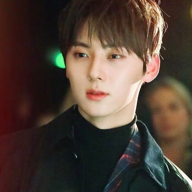 Behind-the-scenes cut of Hwang Minhyun