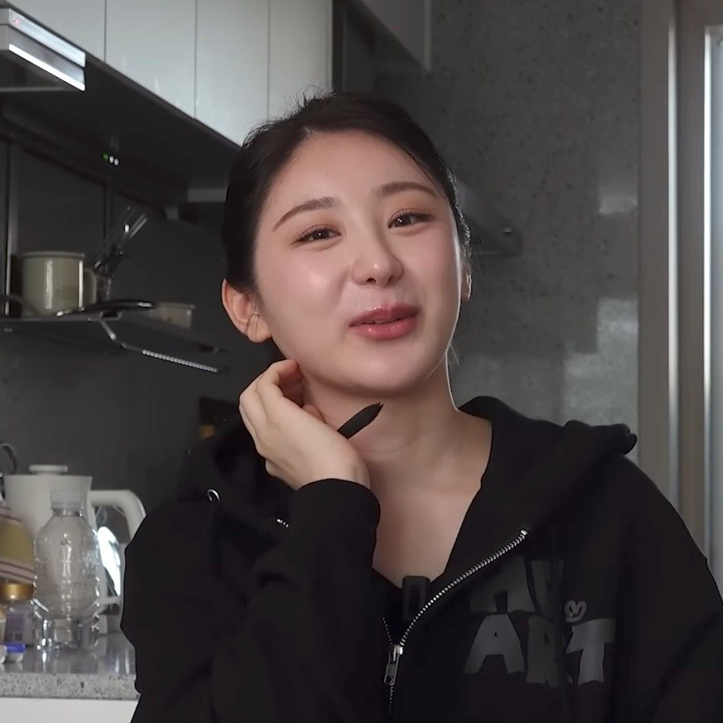 Recent activity shot of Lee Chaeyeon