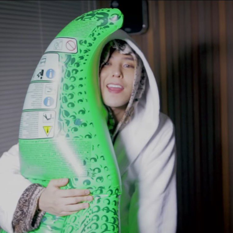 Recent activity shot of G-DRAGON (BIGBANG)