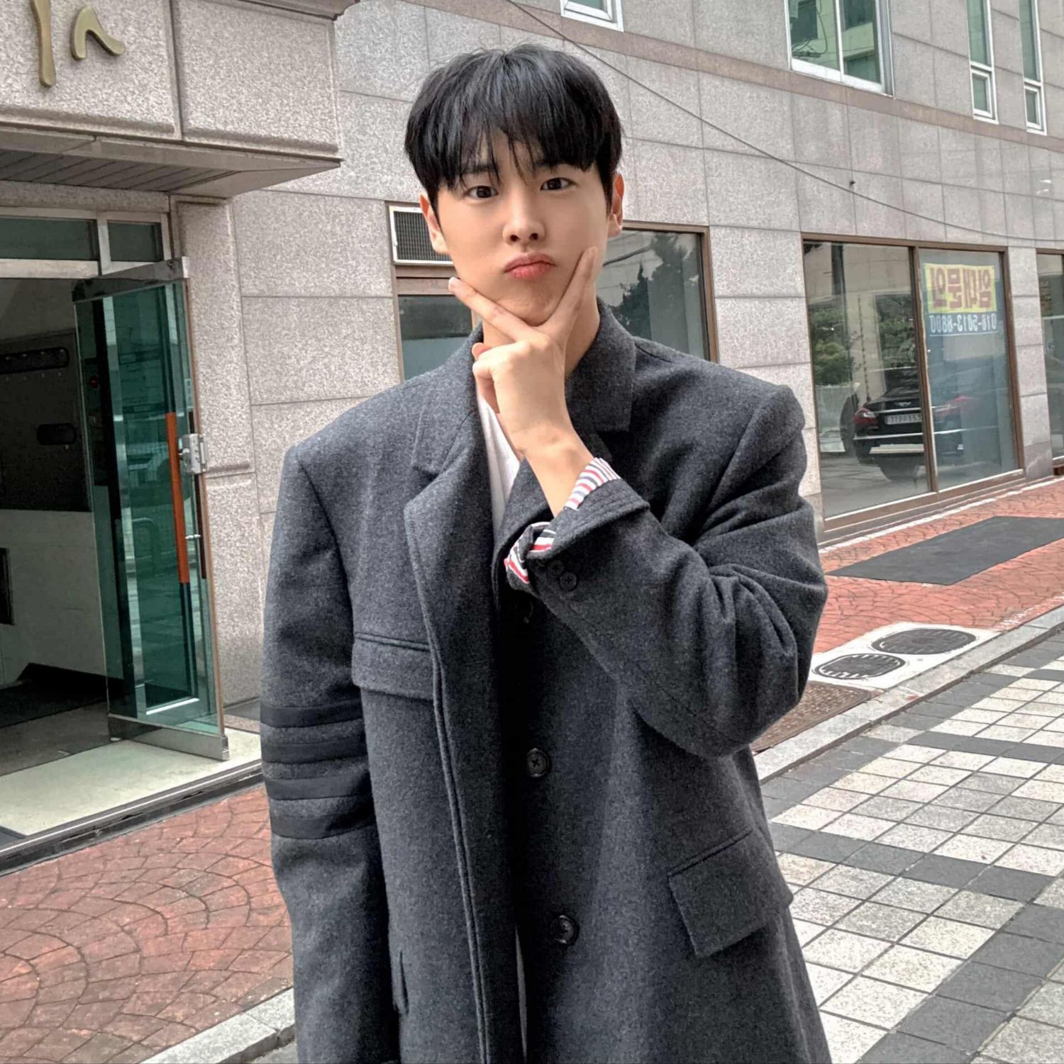 Behind-the-scenes cut of Choi Byungchan