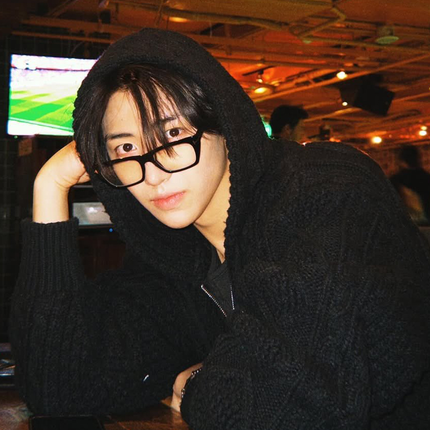 A moment captured by Yang Donghwa (POLARIX)'s fan